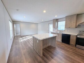 10610 State Rte 762 in Lockbourne, OH - Building Photo - Building Photo