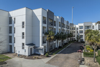 The Gates at Williams Brice in Columbia, SC - Building Photo - Building Photo