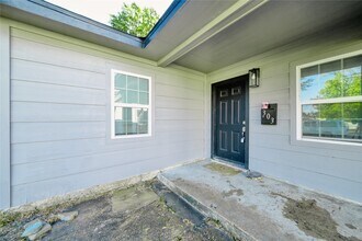 303 Park St in Baytown, TX - Building Photo - Building Photo