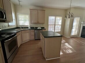 412 Silvergrove Dr in Cary, NC - Building Photo - Building Photo