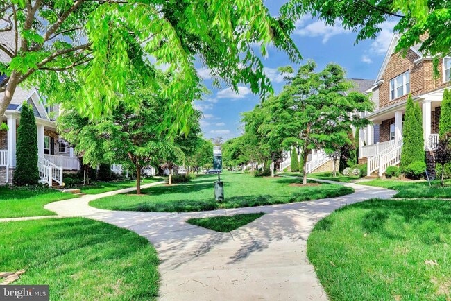 property at 140 Limpkin Ave