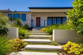 412 Cll De Aragon in Redondo Beach, CA - Building Photo - Building Photo