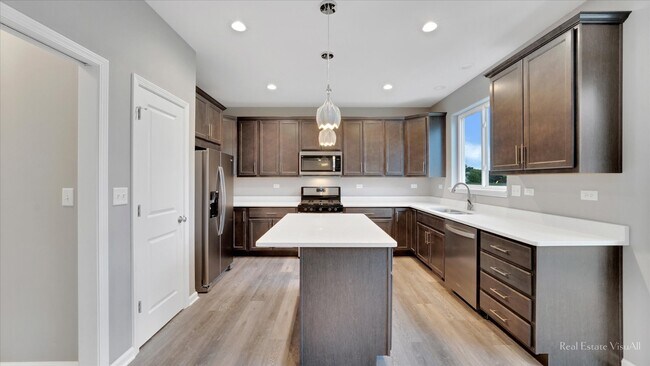 11632 Amberwood Dr in Hebron, IL - Building Photo - Building Photo