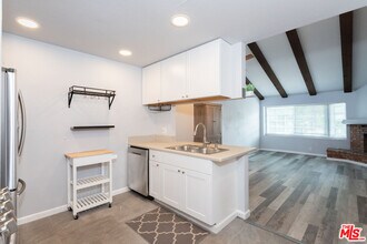 4633 Ben Ave in Los Angeles, CA - Building Photo - Building Photo