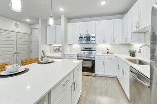 Dakota at Shepherd in Houston, TX - Building Photo