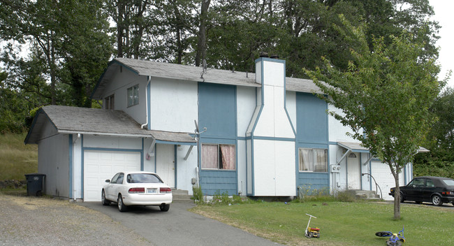 10615-10617 10th Ave. Ct S in Tacoma, WA - Building Photo - Building Photo