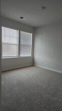 1261 Evelynnview Ln in Kernersville, NC - Foto de edificio - Building Photo