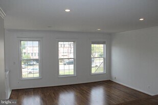 2927 Mainstone Dr in Fairfax, VA - Building Photo