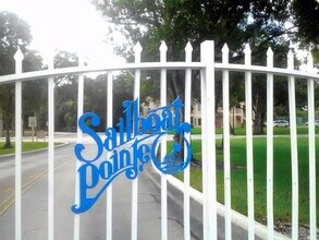 2341 NW 33rd St, Unit 406 in Oakland Park, FL - Foto de edificio - Building Photo