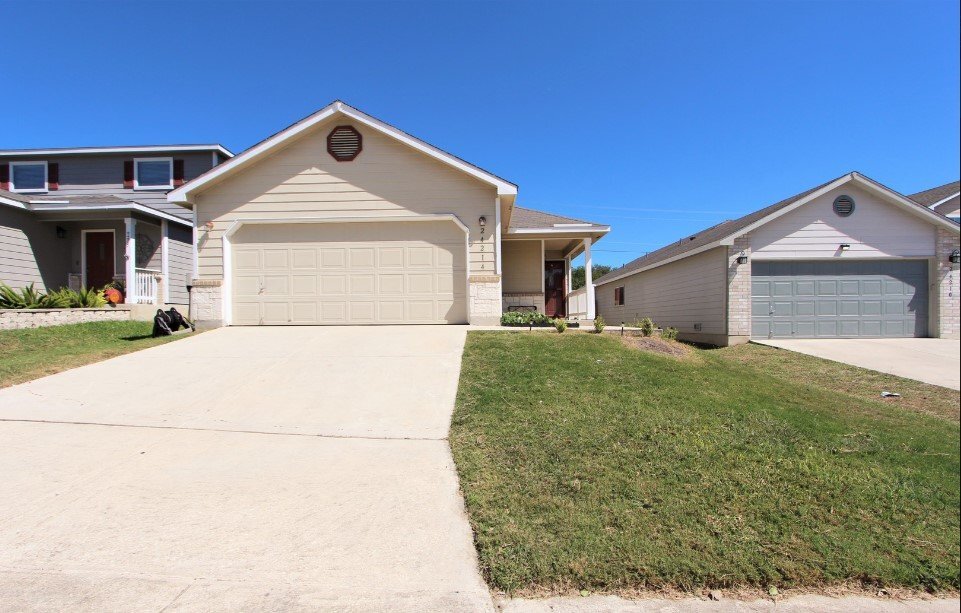 24214 Saffron Plum in San Antonio, TX - Building Photo