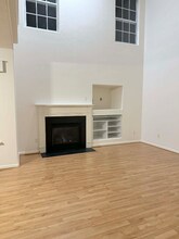 5425 Port Royal Dr in Virginia Beach, VA - Foto de edificio - Building Photo