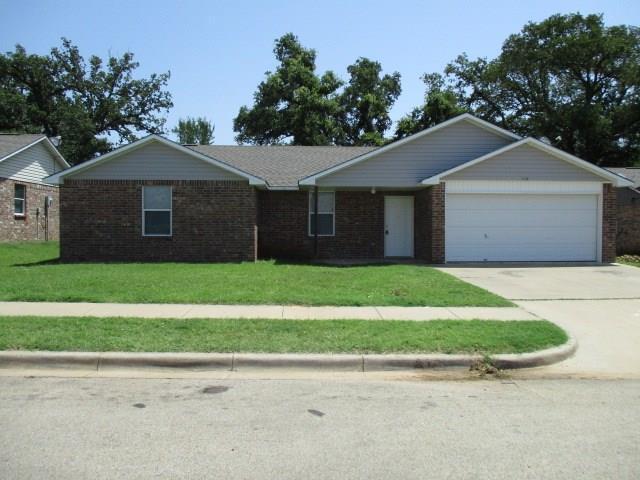 210 Bobbie Ann Ct in Granbury, TX - Building Photo