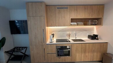 11 NE 6th St, Unit SI FL12-ID1429751P in Miami, FL - Building Photo - Building Photo