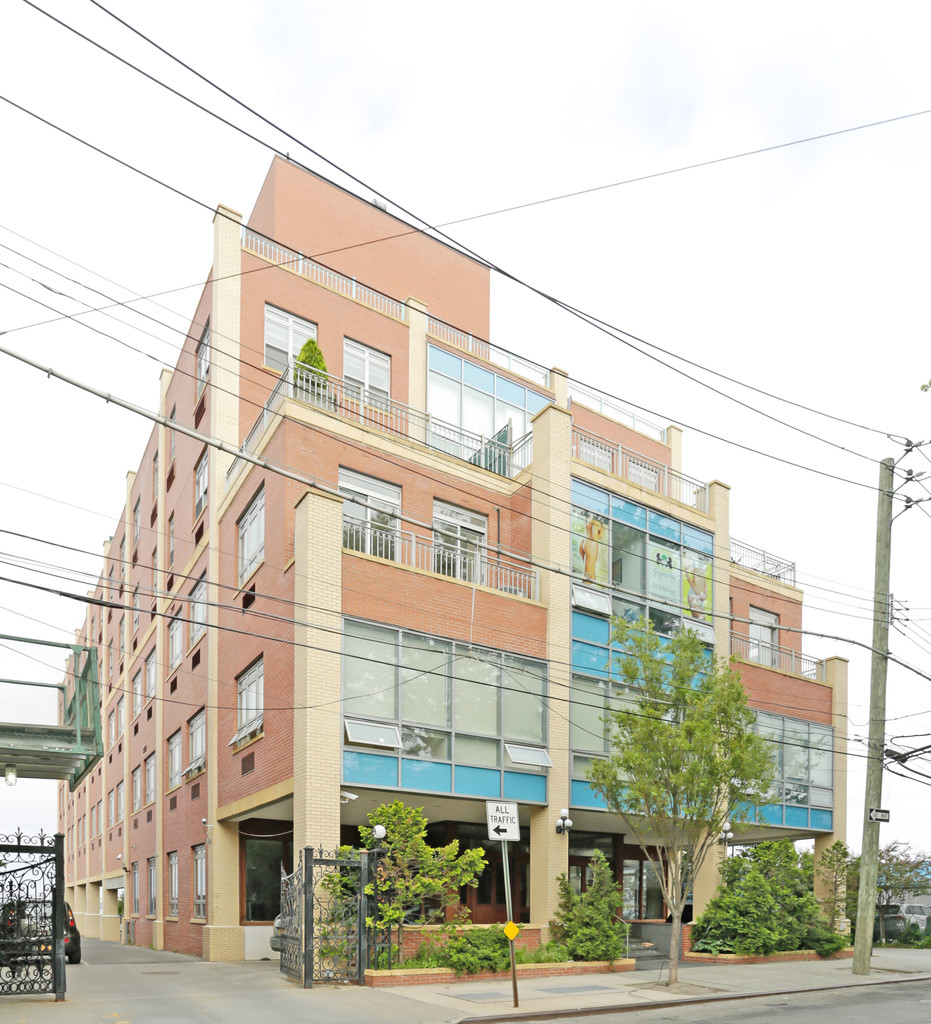 Waterview Plaza Apartments College Point, NY Apartments For Rent