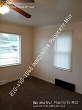 2106 E Bristol Rd in Burton, MI - Building Photo - Building Photo