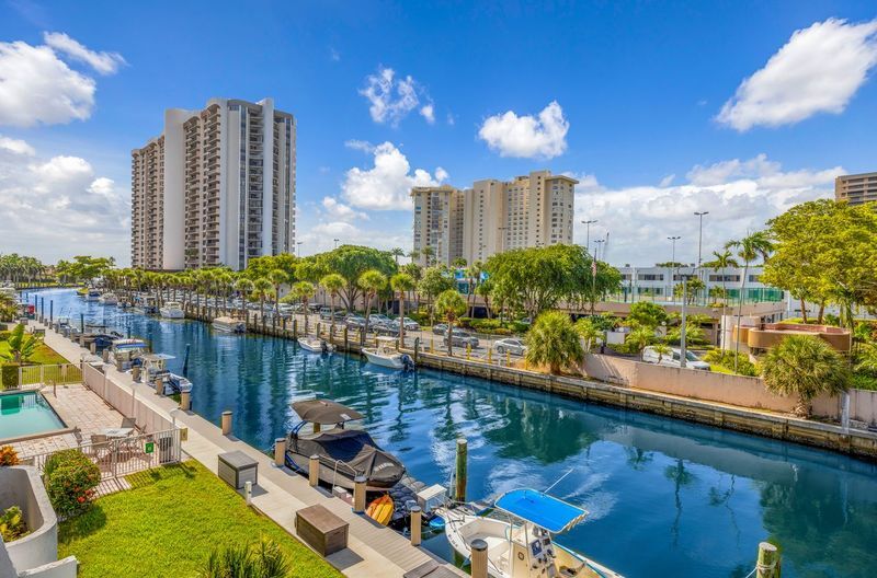 1650 NE 115th St, Unit 310 in Miami, FL - Building Photo