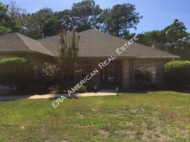 53 Hillcrest Dr in Shalimar, FL - Building Photo