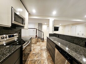 25 Saint Marys Ct, Unit 3 in Brookline, MA - Building Photo