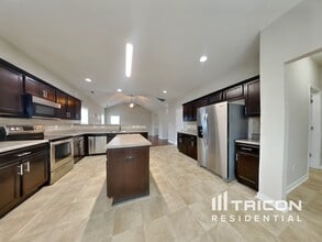 115 Battery Way in Bunnlevel, NC - Building Photo - Building Photo