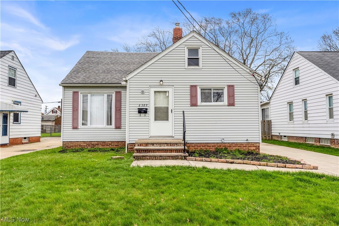 6309 Archmere Ave in Brooklyn, OH - Building Photo