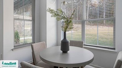 2800 Milan Ct in Birmingham, AL - Foto de edificio - Building Photo