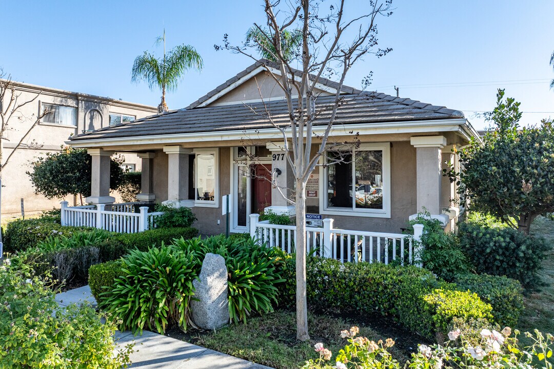 Courtyard Apartments in Orange, CA - Building Photo