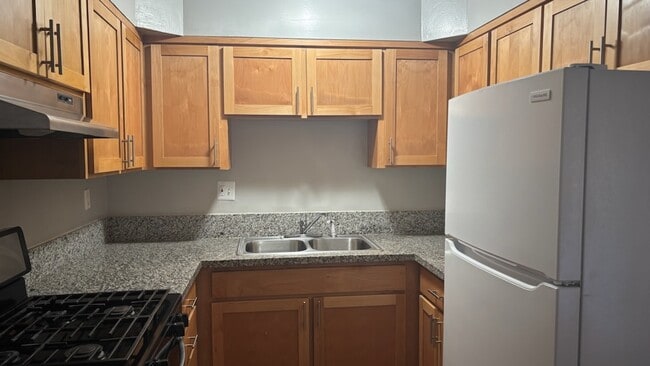 Country Club Apartments