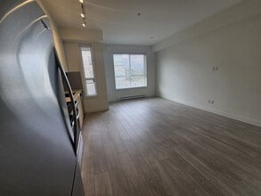 19567 64 Ave in Surrey, BC - Building Photo - Building Photo