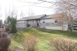 6201 S 3100 W in Rexburg, ID - Building Photo