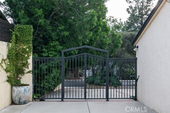 3139 Stevens St in Montrose, CA - Building Photo - Building Photo