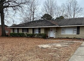 2716 Baldwin Brook Dr in Montgomery, AL - Building Photo
