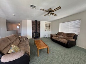 317 Phyllis Dr in Bullhead City, AZ - Building Photo - Building Photo