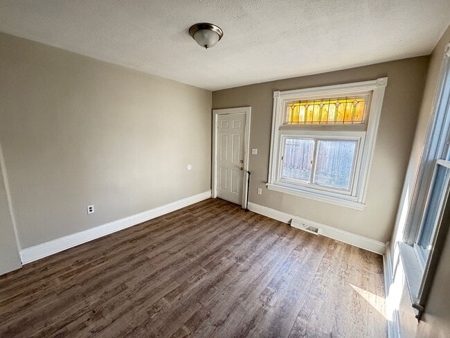 815 N Silk St in Allentown, PA - Building Photo - Building Photo