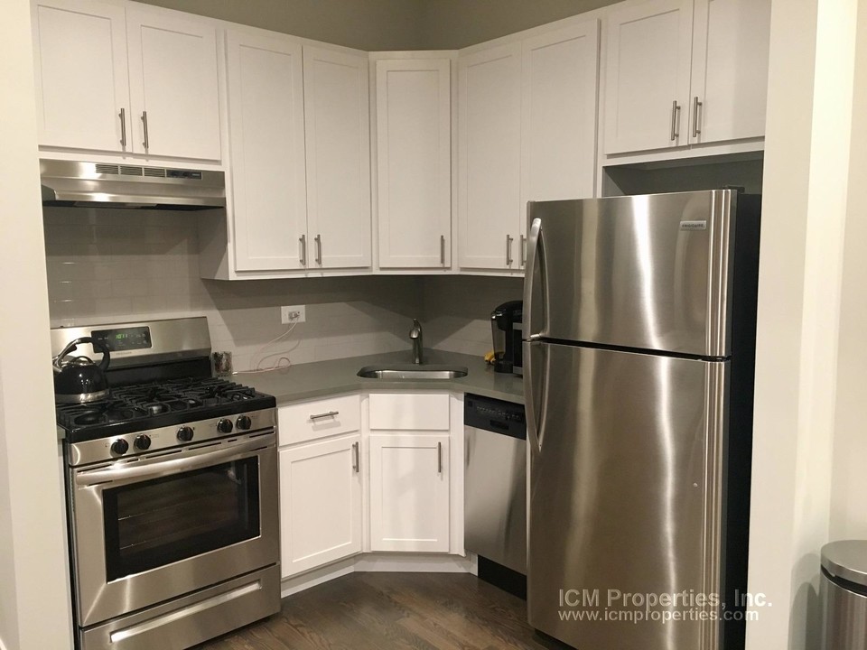 2315 Southport-Unit -3F in Chicago, IL - Building Photo