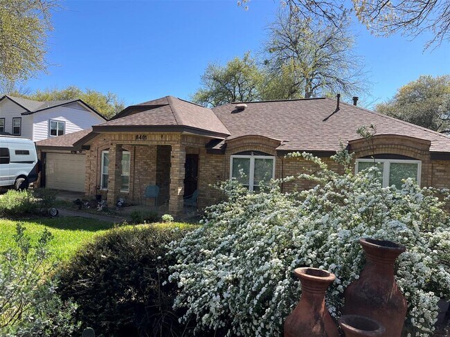 6401 Woodcrest Dr in Austin, TX - Building Photo - Building Photo