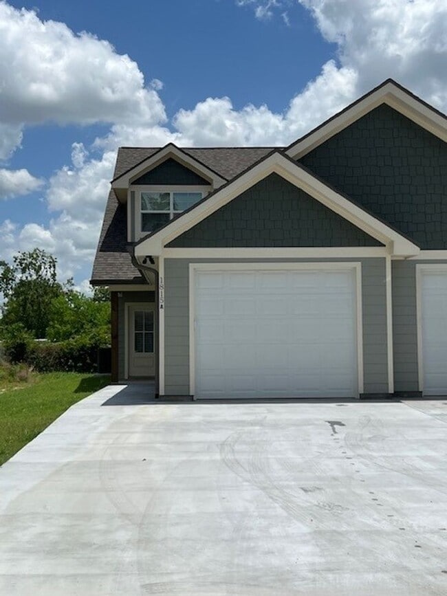 property at 1815 Bilbo St