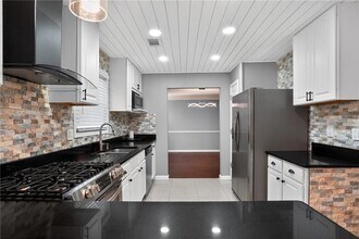 1234 Carriage Trace Cir in Stone Mountain, GA - Foto de edificio - Building Photo