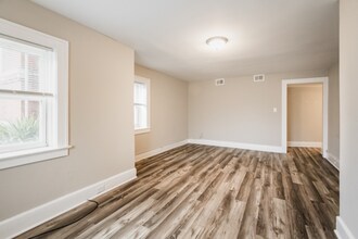 63 E Palmer St-Unit -Two Bed in Detroit, MI - Building Photo - Building Photo
