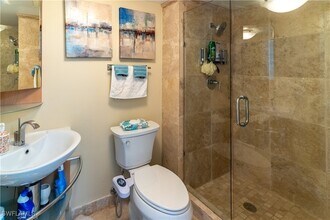 9051 Gulf Shore Dr in Naples, FL - Building Photo - Building Photo