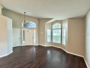 925 Maple Creek Dr in Orlando, FL - Building Photo - Building Photo