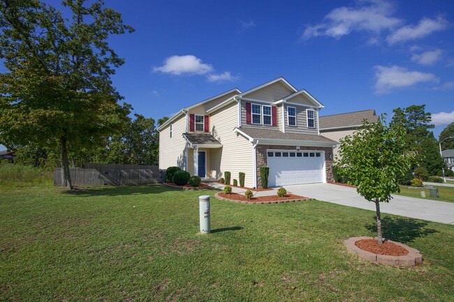111 Lightwater Dr in Aberdeen, NC - Building Photo - Building Photo
