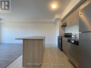 1-201 Chef Ln in Barrie, ON - Building Photo - Building Photo