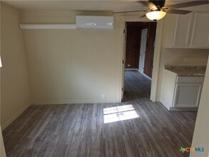 602 E Whitson St in Moody, TX - Building Photo - Building Photo
