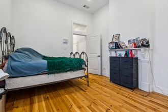 2606 Valence St, Unit 2604 Valence St. in New Orleans, LA - Building Photo - Building Photo