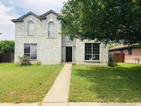 1012 Black Locust Drive West in Pflugerville, TX - Building Photo