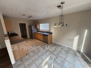 12516 Snowmass Way NE in Albuquerque, NM - Foto de edificio - Building Photo