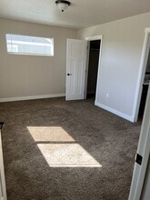 1959 N Travis Ln in Post Falls, ID - Foto de edificio - Building Photo