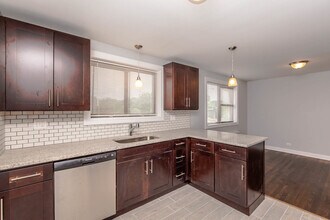 6801 N Ridge Blvd in Chicago, IL - Building Photo - Building Photo
