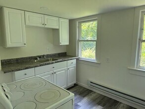 88 Hess Rd in Valley Cottage, NY - Building Photo - Building Photo
