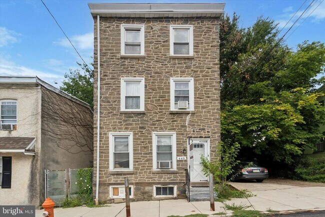 448 Krams Ave